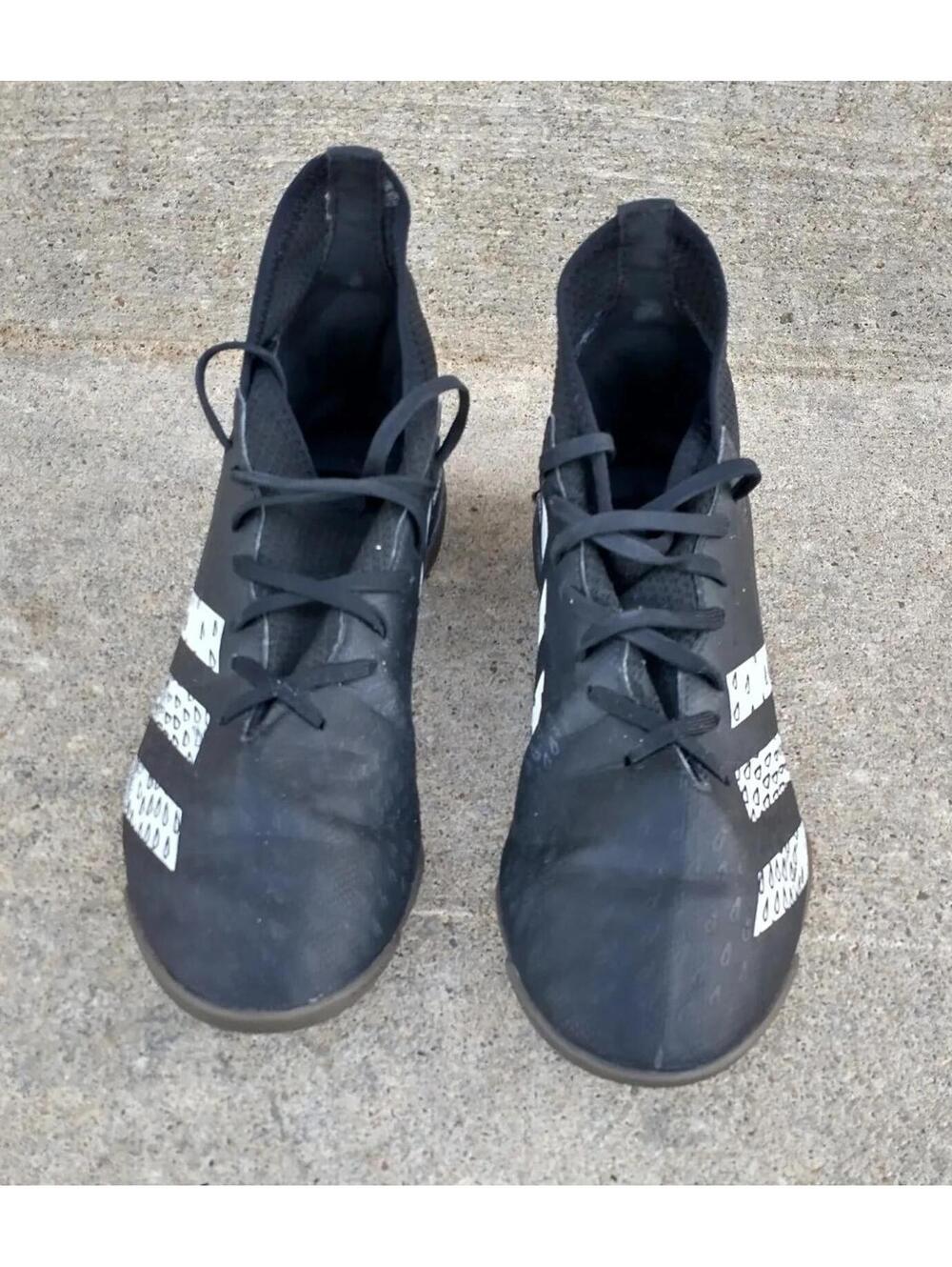 Adidas PBB 698007 Black White Predator Mens Sz 5.5 Athletic Indoor Soccer Cleats